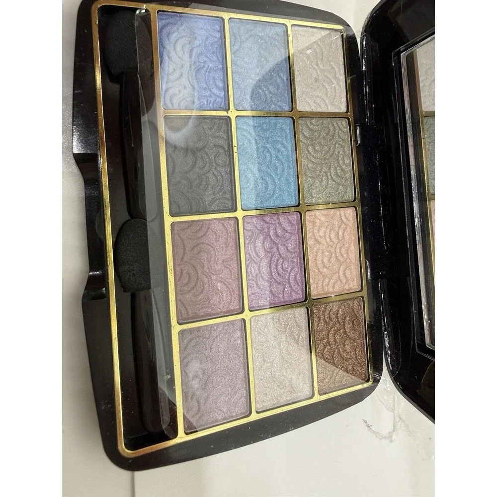MAKE‎ UP KIT MAX MELL 12 Eyeshadow Shimmery or Metallic Finish, 5 Pcs Brush Set